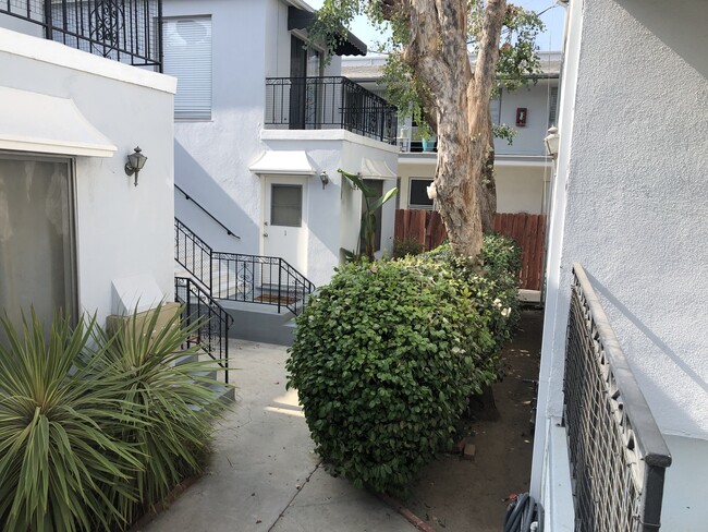 848 5th St Santa Monica, CA 90403 in Santa Monica, CA - Building Photo - Building Photo