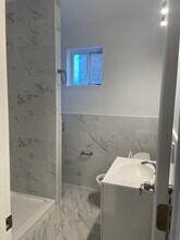 12 S Lake Ave, Unit Unit-3 in Albany, NY - Building Photo - Building Photo