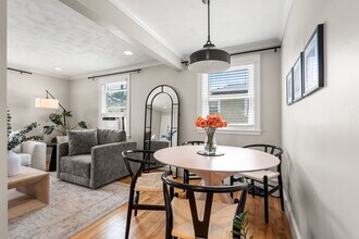 39 Grew Hill Rd, Unit 2 Beds Plus office Unit in Boston, MA - Building Photo - Building Photo