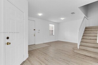 925 SW 152nd Ct in Miami, FL - Building Photo - Building Photo