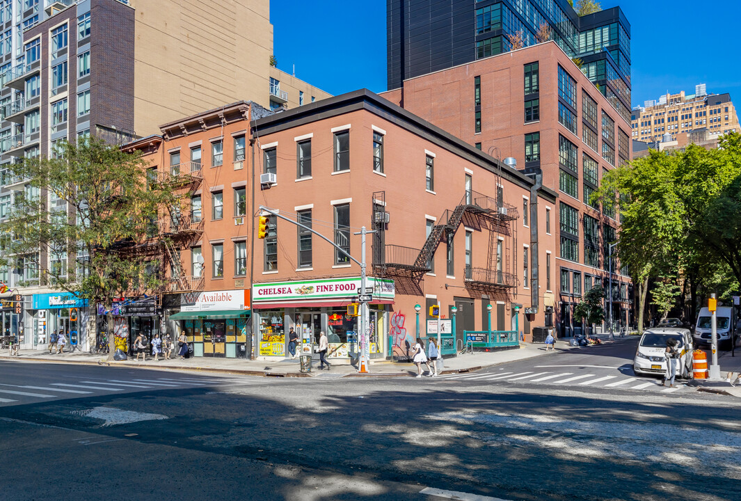 300 Eighth Ave in New York, NY - Building Photo