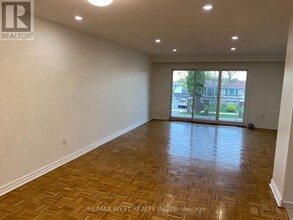 2663 Sherhill Dr in Mississauga, ON - Building Photo - Building Photo