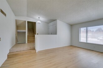 5656 Maceta Ave in Las Vegas, NV - Building Photo - Building Photo