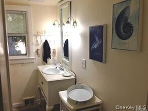 3 Lincoln St in Westhampton, NY - Building Photo - Building Photo