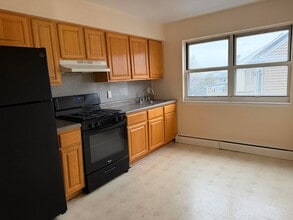 3600 Charles Ct in North Bergen, NJ - Building Photo - Building Photo
