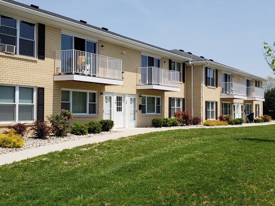 Twinbrook Village in Asbury Park, NJ - Foto de edificio