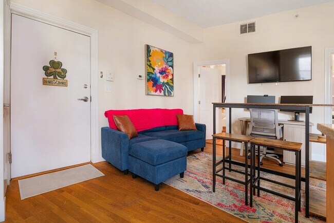 61 Endicott St, Unit 6 in Boston, MA - Foto de edificio - Building Photo