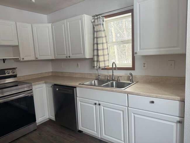 3617 Biathalon Ave in North Pole, AK - Building Photo - Building Photo