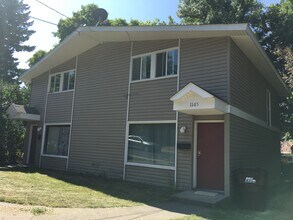 1165 NE Harvey Rd in Pullman, WA - Foto de edificio - Building Photo