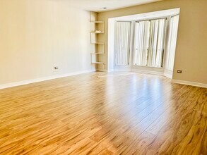 57 E Hattendorf Ave in Roselle, IL - Building Photo - Building Photo