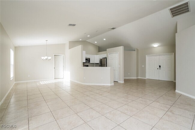 1223 NW 9th Ave in Cape Coral, FL - Building Photo - Building Photo