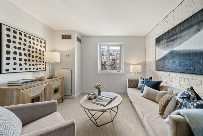19 Wiget St in Boston, MA - Building Photo - Building Photo