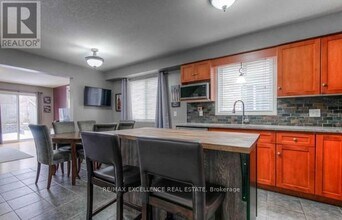 35 Critcher Ave in Cambridge, ON - Building Photo - Building Photo