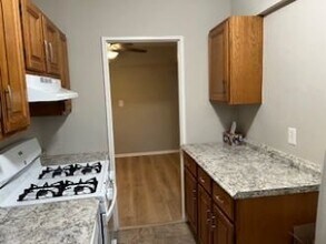 7 4th St, Unit 4B in Stamford, CT - Foto de edificio - Building Photo