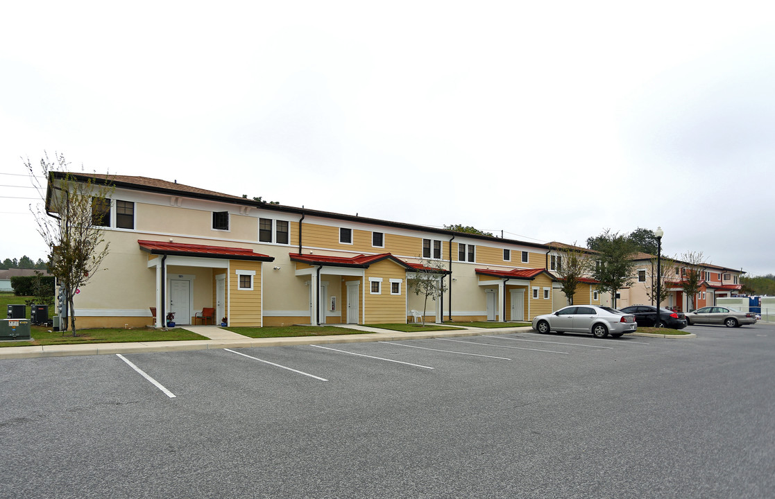 Sunrise Park in Lake Wales, FL - Building Photo