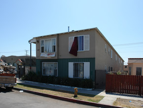 1885-1887 Locust Ave in Long Beach, CA - Building Photo - Building Photo