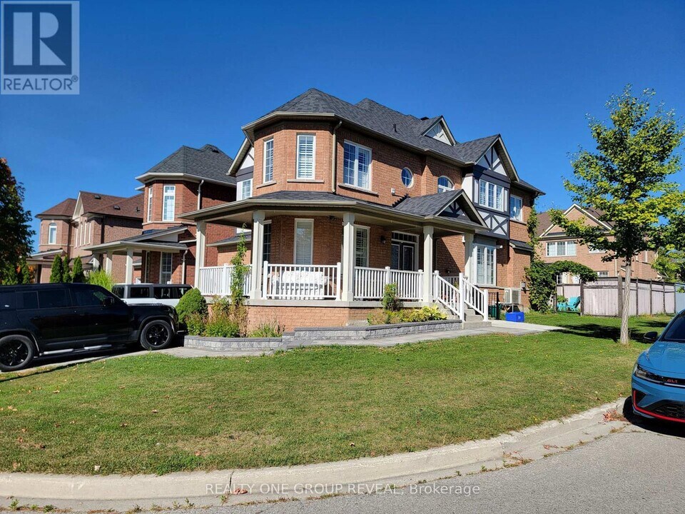 73 Isabella Garden Ln in Whitchurch-Stouffville, ON - Building Photo