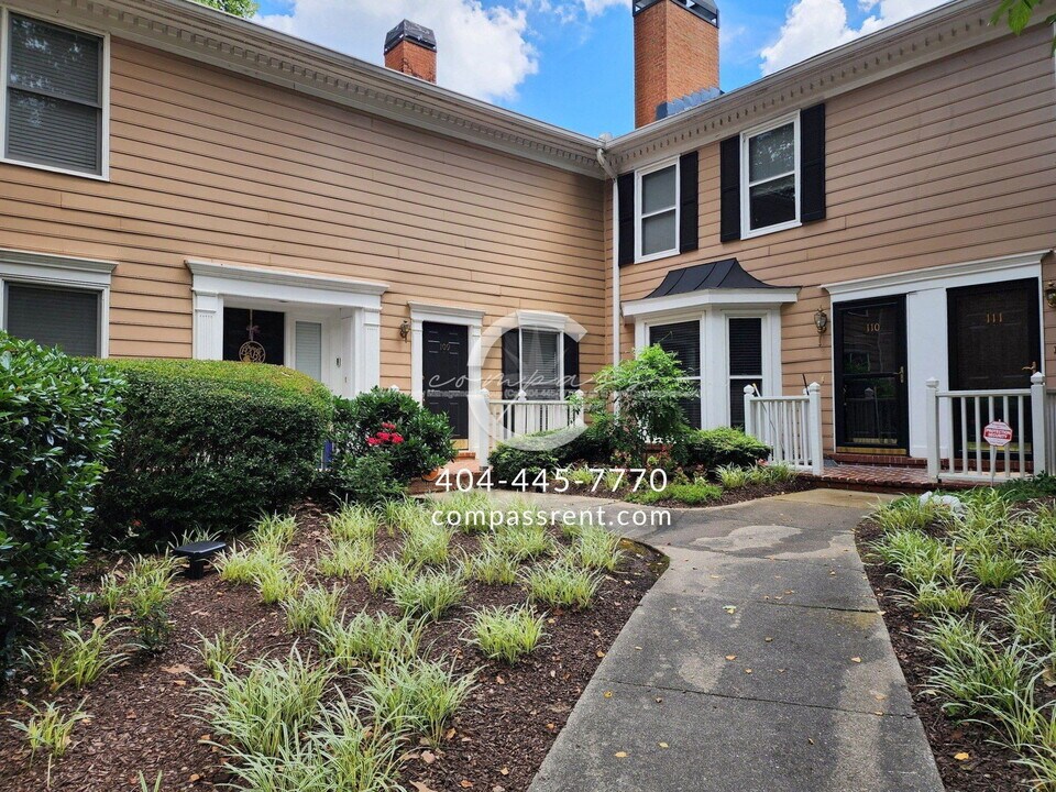 7500 Roswell Rd in Atlanta, GA - Building Photo
