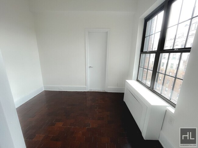 WEST 73 STREET in New York, NY - Building Photo - Building Photo