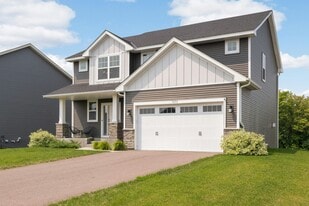 7253 Crane Dr in Lino Lakes, MN - Building Photo