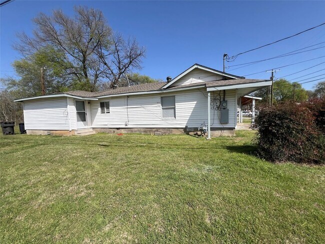 2801 Ennis Ave in Fort Worth, TX - Building Photo - Building Photo