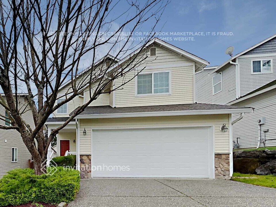 1325 113th Ave SE in Lake Stevens, WA - Building Photo