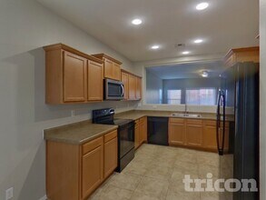 42756 W Elizabeth Ave in Maricopa, AZ - Building Photo - Building Photo