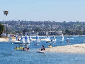 828 Island Ct, Unit Bigbeachstudio in San Diego, CA - Building Photo