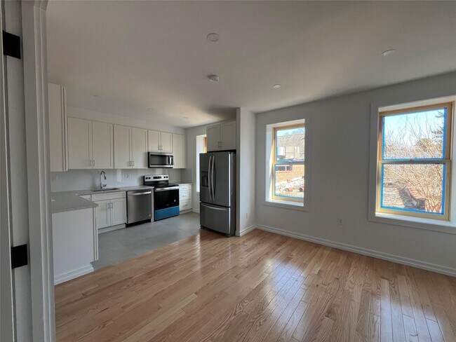 65-50 Grand Ave-Unit -1 in Queens, NY - Building Photo - Building Photo