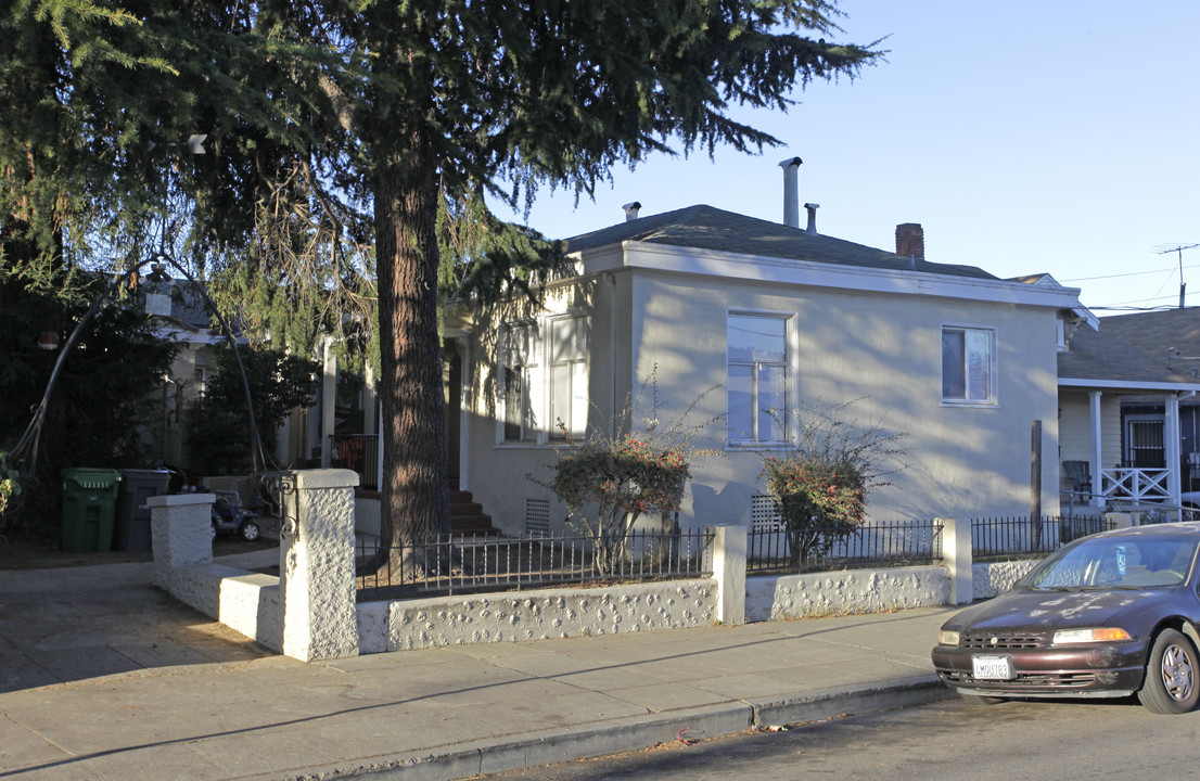 3745 Brookdale Ave in Oakland, CA - Building Photo