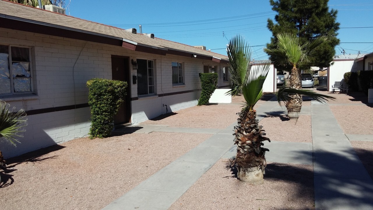 1336-1346 E Willetta St in Phoenix, AZ - Building Photo