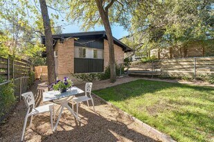 515 Pecan Grove Rd in Austin, TX - Building Photo