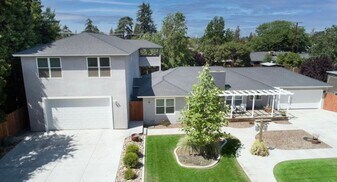 2148 E College Ave in Visalia, CA - Building Photo