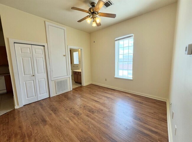 104 Depot St in Elgin, TX - Building Photo - Building Photo