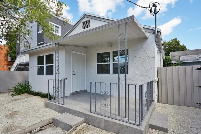 1413 SW 3rd St in Miami, FL - Building Photo - Building Photo