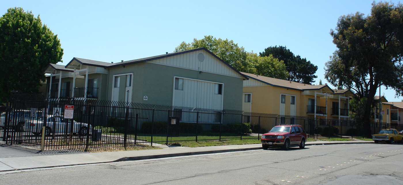 Monterey Pines in Richmond, CA - Building Photo