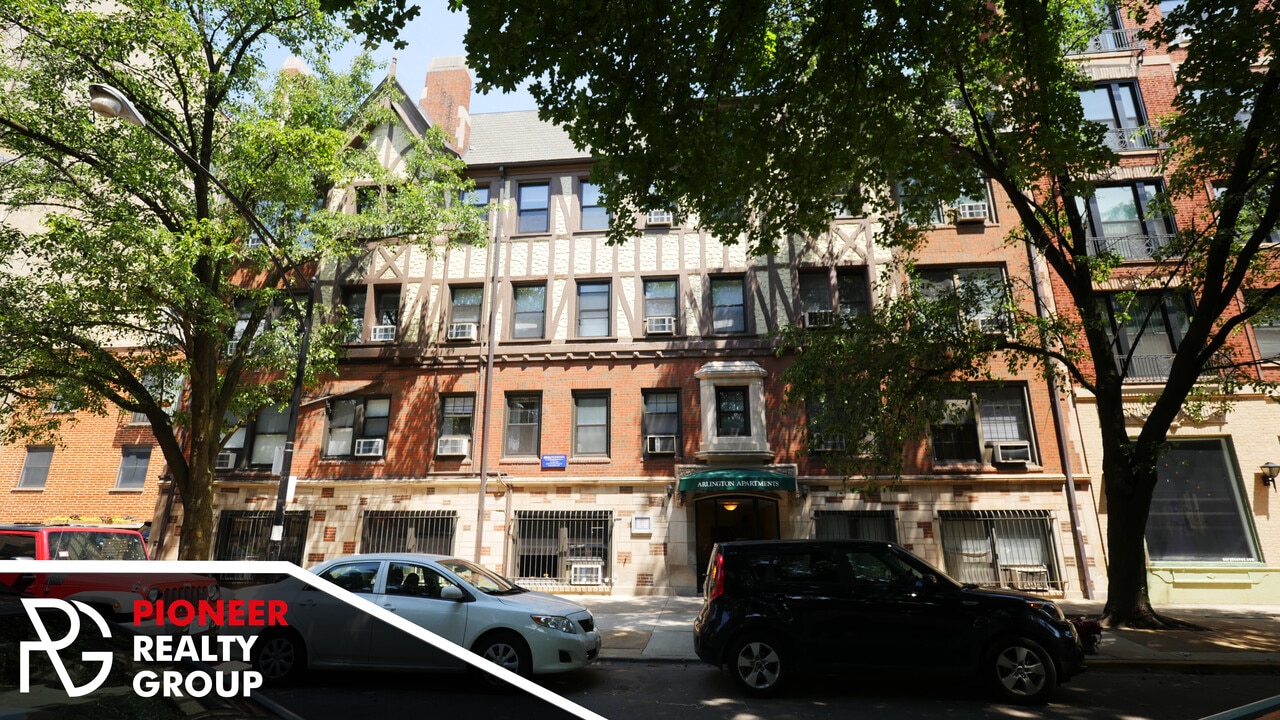 556 W Arlington Pl, Unit 216 in Chicago, IL - Foto de edificio