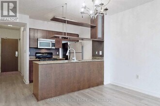 35-5235 Mariner Terrace in Toronto, ON - Building Photo - Building Photo