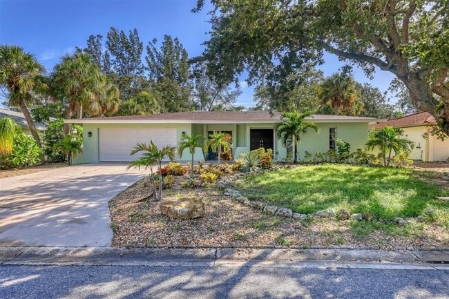 735 Birdsong Ln in Siesta Key, FL - Building Photo - Building Photo
