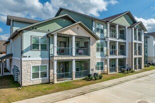 Villas at Pine Grove in Lufkin, TX - Building Photo