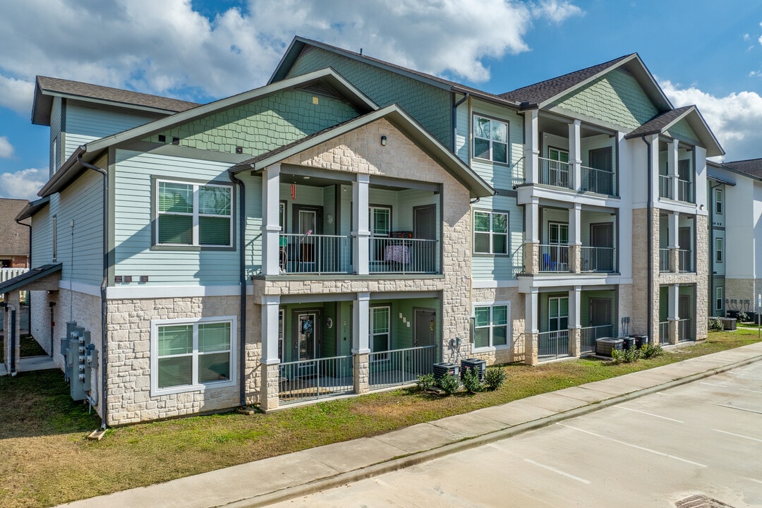 Villas at Pine Grove in Lufkin, TX - Building Photo