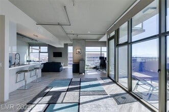 353 E Bonneville Ave in Las Vegas, NV - Foto de edificio - Building Photo