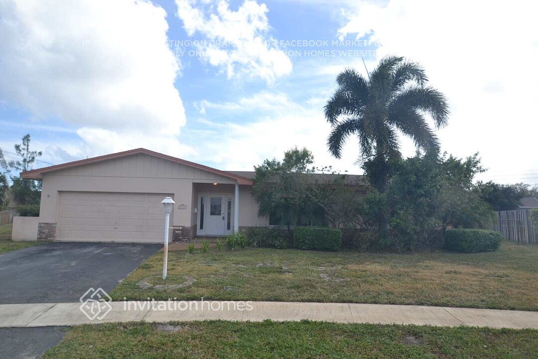 5220 SW 8th Ct in Plantation, FL - Building Photo