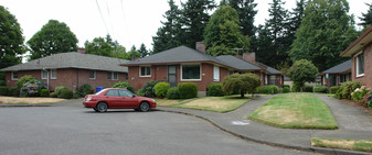 5526-5554 NE Clackamas St Apartments