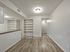 7201 Arlington Expy in Jacksonville, FL - Building Photo - Building Photo