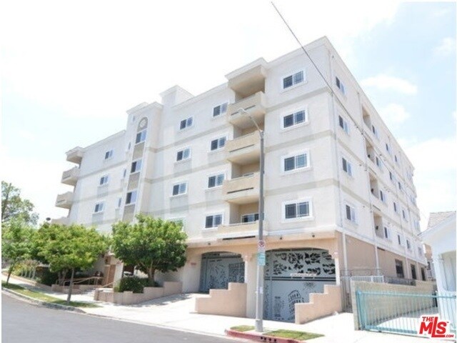 1043 S Kenmore Ave-Unit -401 in Los Angeles, CA - Building Photo