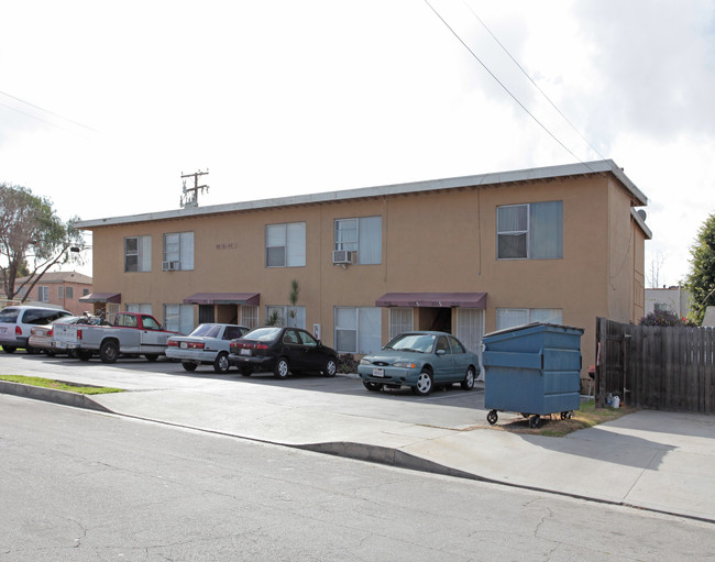 9636-9644 1/2 Belmont St in Bellflower, CA - Foto de edificio - Building Photo