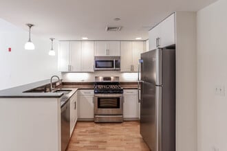 7 Cameron Apartments in Cambridge, MA - Foto de edificio - Interior Photo