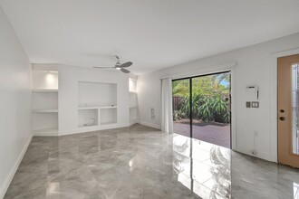 3100 Spanish Wells Dr in Delray Beach, FL - Building Photo - Building Photo