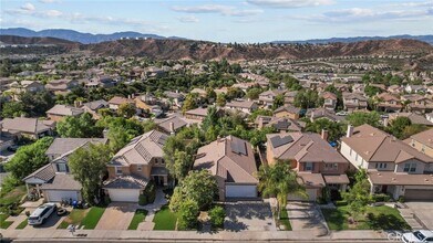 19914 Via Joyce Dr in Santa Clarita, CA - Foto de edificio - Building Photo